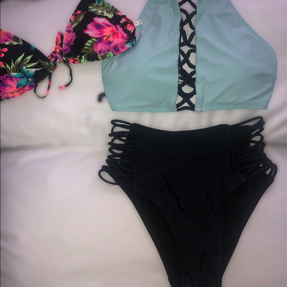 2 BIKINIS & BOTTOM SET